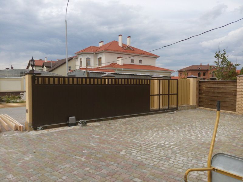 Відкотні ворота 3500х2000 з заповненням сендвіч-панеллю 720677653 фото