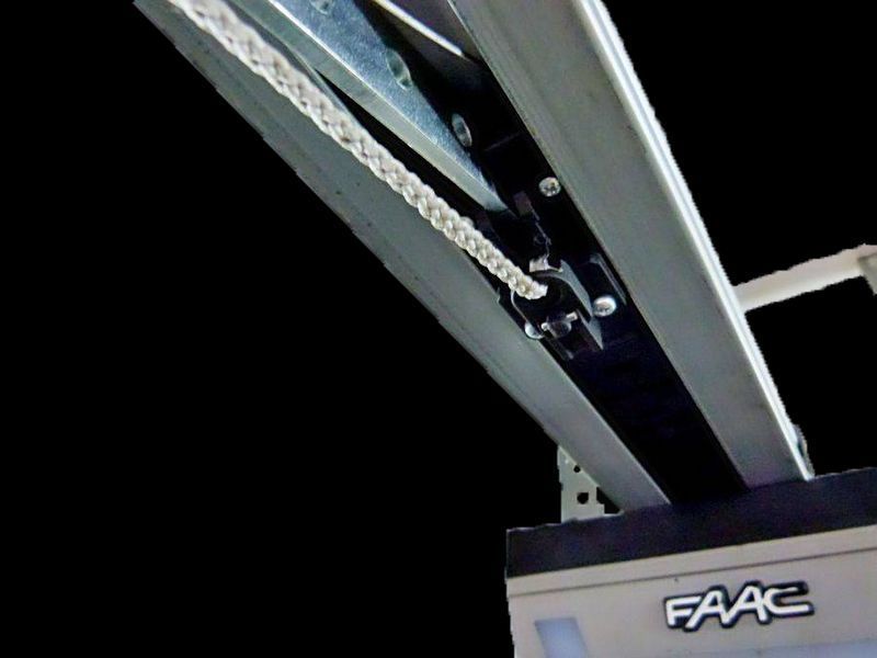 Привід для гаражних воріт FAAC D600 площа до 9 кв. м. 110600 фото